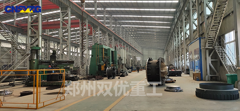 鄭州雙優(yōu)移動破碎機(jī)生產(chǎn)車間